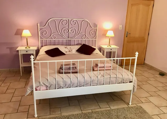 Saint Laurent 1330 Chemin De Saint Laurent *