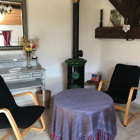 Saint Laurent 1330 Chemin De Saint Laurent *