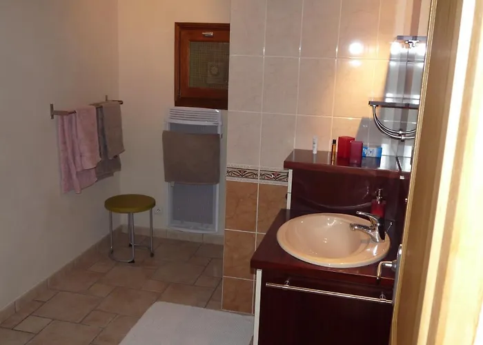 Apartament Saint Laurent 1330 Chemin De Saint Laurent