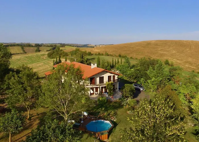 Saint Laurent 1330 Chemin De Saint Laurent *