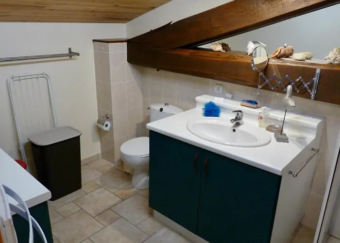 Saint Laurent 1330 Chemin De Saint Laurent *