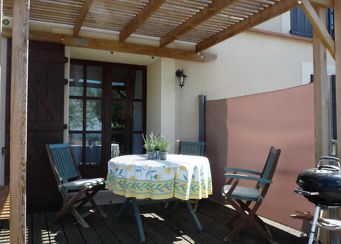 Saint Laurent 1330 Chemin De Saint Laurent *