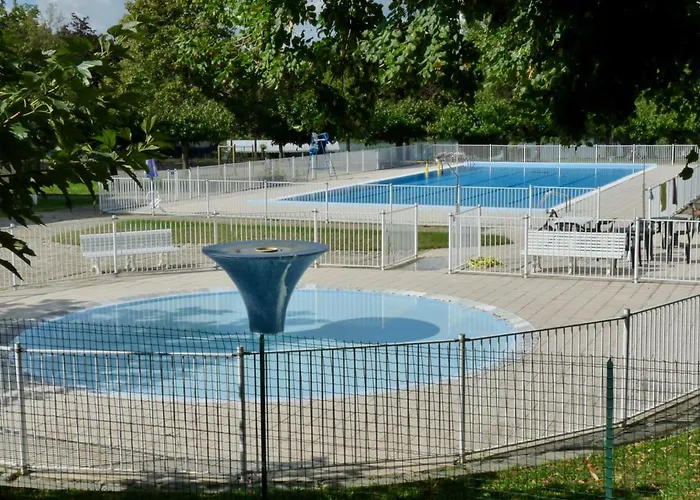 Saint Laurent 1330 Chemin De Saint Laurent *