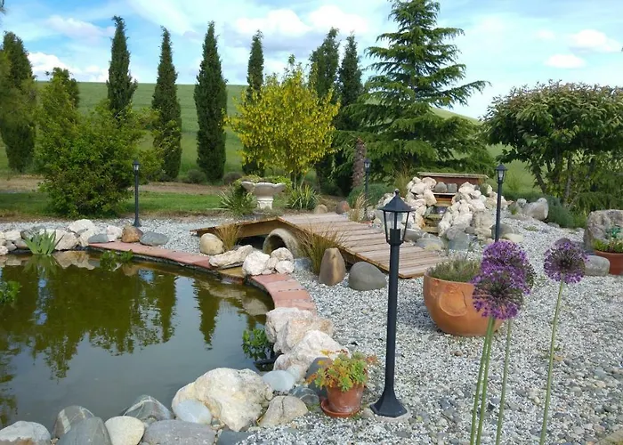 Saint Laurent 1330 Chemin De Saint Laurent *