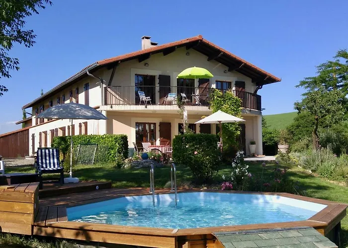 Saint Laurent 1330 Chemin De Saint Laurent *